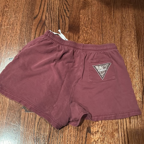 Gym shark shorts. Run big - Picture 2 of 2